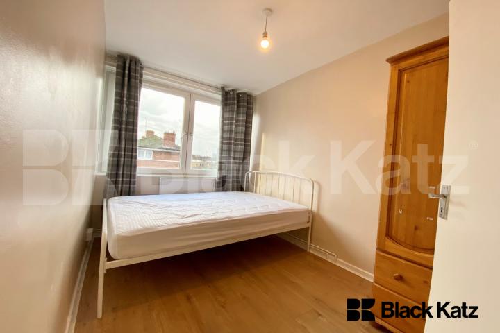 Three Bedroomed Apartment in the Heart of London Bridge Mulvaney Way, London Bridge 